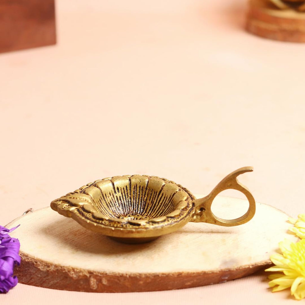 Brass Pooja Diya with Handle | 3.5 Inch | Stand for Pooja |  Kerala Style Oil Lamp |